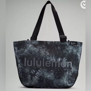 RARE Lululemon Clean Lines Tote Bag 22L in Ink Vapor Ice Grey only,